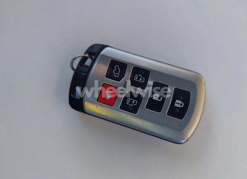 Photo 11 of 2020 Toyota Sienna XLE (VIN 5TDDZ3DC9LS242929)