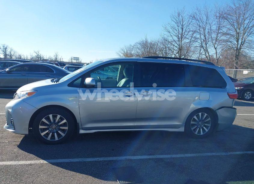 Photo 14 of 2020 Toyota Sienna XLE (VIN 5TDDZ3DC9LS242929)