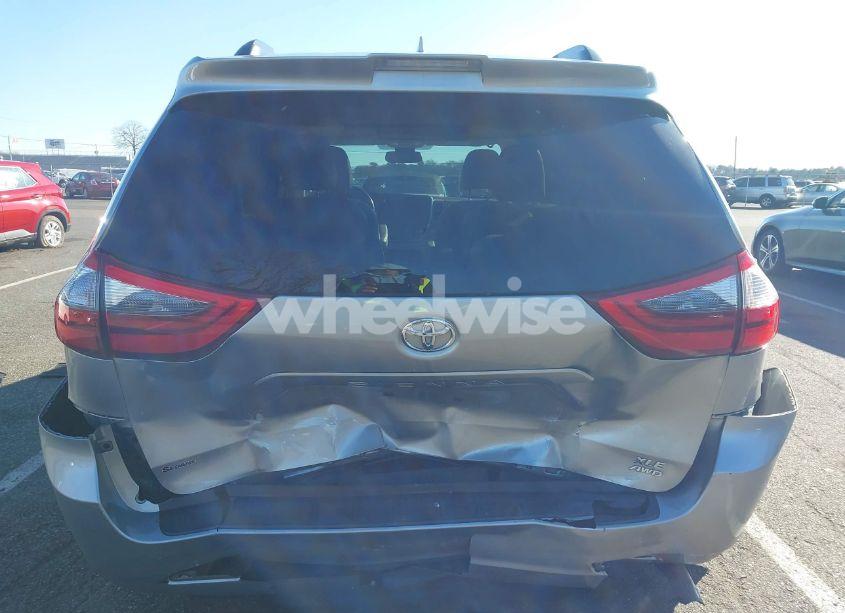 Photo 16 of 2020 Toyota Sienna XLE (VIN 5TDDZ3DC9LS242929)