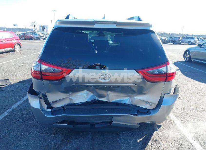 Photo 6 of 2020 Toyota Sienna XLE (VIN 5TDDZ3DC9LS242929)