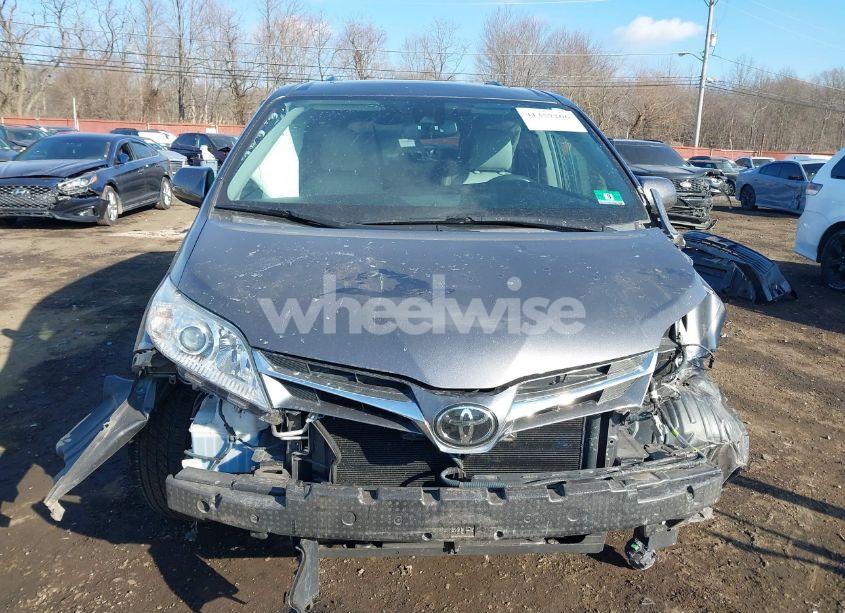 Photo 12 of 2018 Toyota Sienna XLE 7 PASSENGER (VIN 5TDDZ3DCXJS199733)