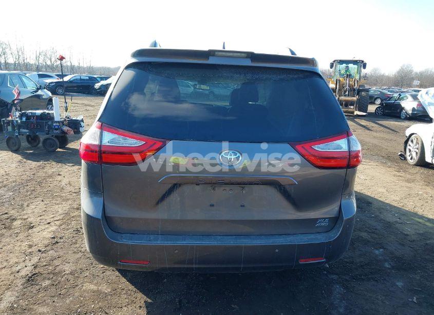 Photo 16 of 2018 Toyota Sienna XLE 7 PASSENGER (VIN 5TDDZ3DCXJS199733)