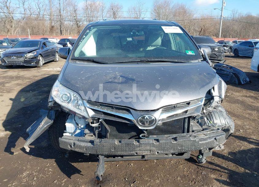 Photo 18 of 2018 Toyota Sienna XLE 7 PASSENGER (VIN 5TDDZ3DCXJS199733)