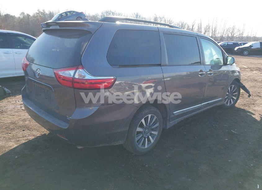 Photo 4 of 2018 Toyota Sienna XLE 7 PASSENGER (VIN 5TDDZ3DCXJS199733)