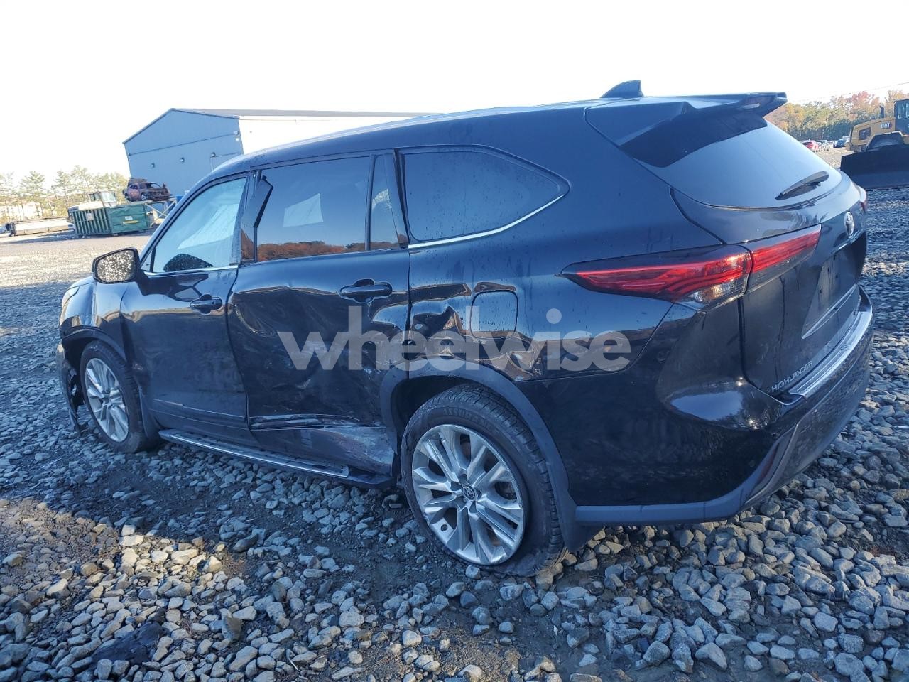 Photo 2 of 2021 TOYOTA HIGHLANDER LIMITED N/A (VIN 5TDDZRBH0MS549621)