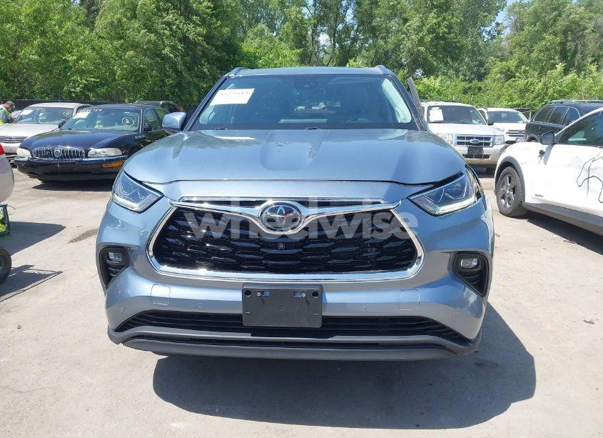 Photo 13 of 2022 Toyota Highlander LIMITED (VIN 5TDDZRBH0NS192331)