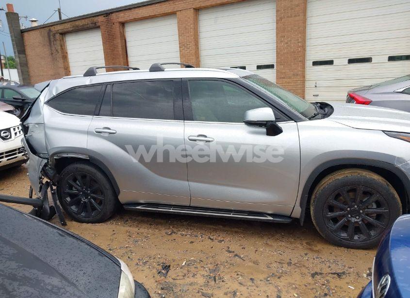 Photo 13 of 2020 Toyota Highlander LIMITED (VIN 5TDDZRBH1LS011976)