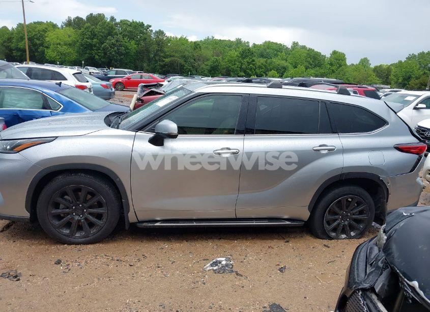 Photo 14 of 2020 Toyota Highlander LIMITED (VIN 5TDDZRBH1LS011976)