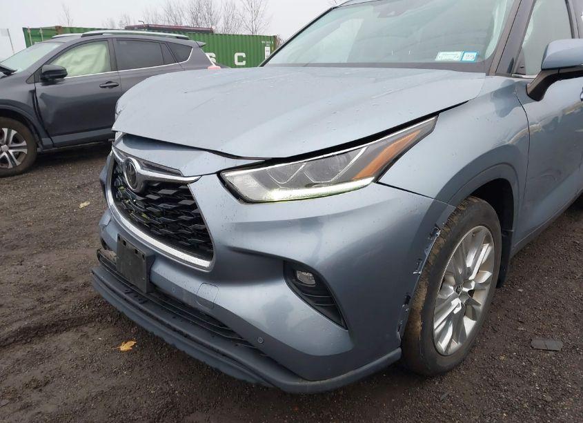 Photo 17 of 2020 Toyota Highlander LIMITED (VIN 5TDDZRBH1LS039972)