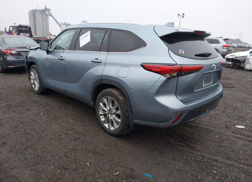 Photo 3 of 2020 Toyota Highlander LIMITED (VIN 5TDDZRBH1LS039972)