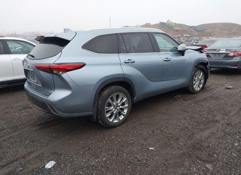 Photo 4 of 2020 Toyota Highlander LIMITED (VIN 5TDDZRBH1LS039972)