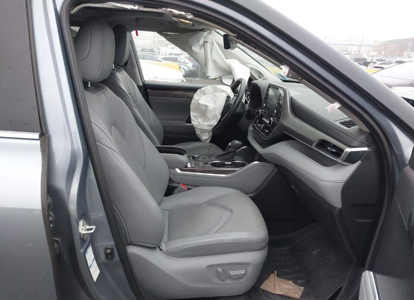 Photo 5 of 2020 Toyota Highlander LIMITED (VIN 5TDDZRBH1LS039972)