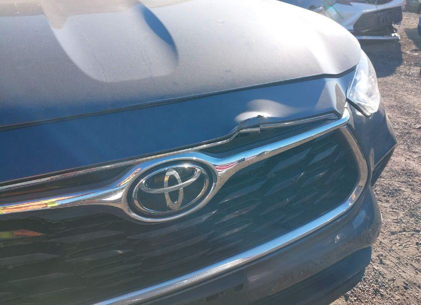 Photo 18 of 2022 Toyota Highlander LIMITED (VIN 5TDDZRBH1NS563822)
