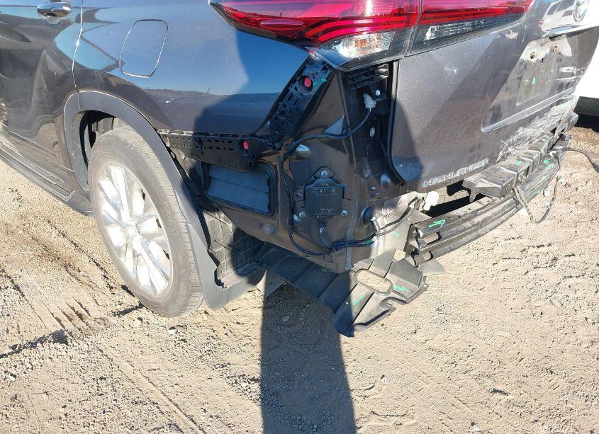 Photo 20 of 2022 Toyota Highlander LIMITED (VIN 5TDDZRBH1NS563822)