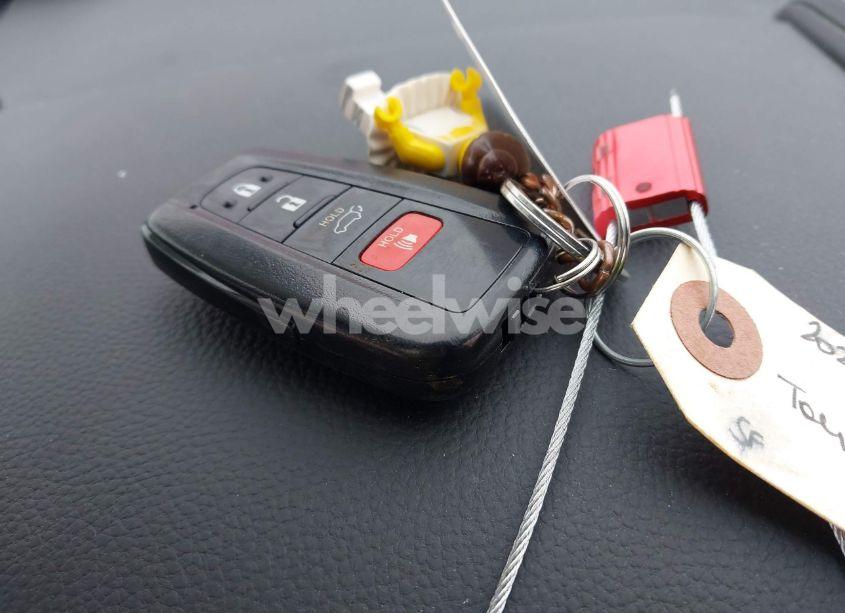 Photo 11 of 2021 Toyota Highlander LIMITED (VIN 5TDDZRBH2MS131514)