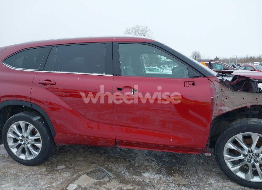 Photo 14 of 2021 Toyota Highlander LIMITED (VIN 5TDDZRBH2MS131514)