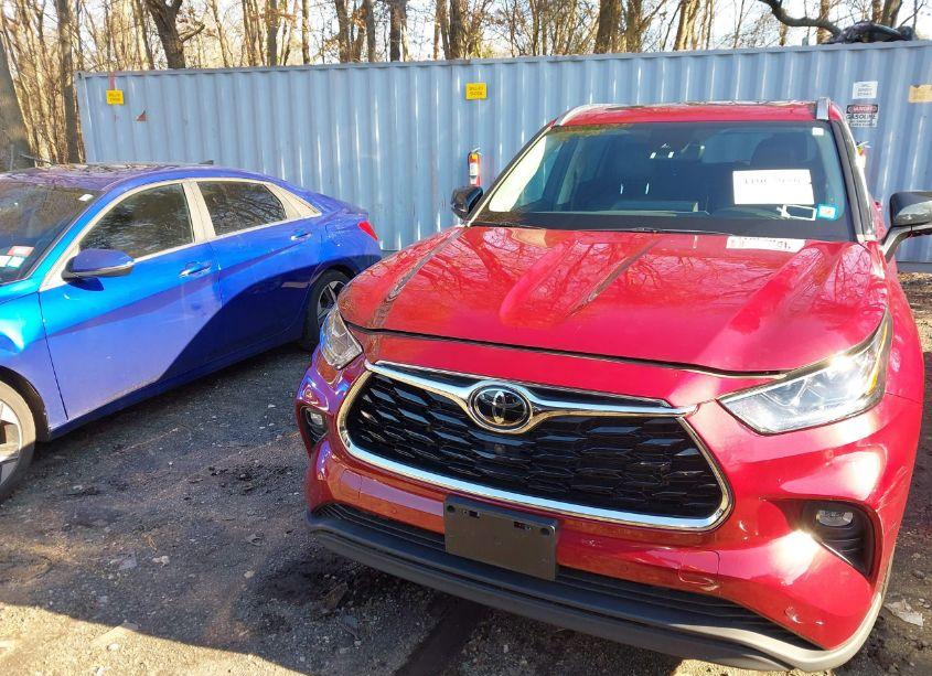Photo 12 of 2022 Toyota Highlander LIMITED (VIN 5TDDZRBH2NS185168)