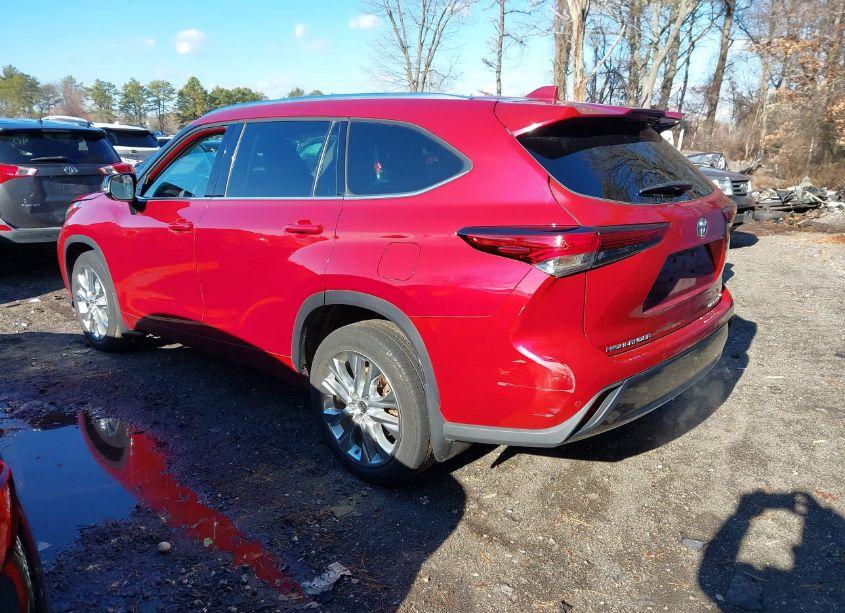 Photo 3 of 2022 Toyota Highlander LIMITED (VIN 5TDDZRBH2NS185168)
