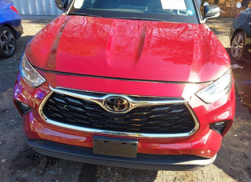 Photo 6 of 2022 Toyota Highlander LIMITED (VIN 5TDDZRBH2NS185168)