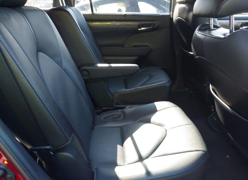 Photo 8 of 2022 Toyota Highlander LIMITED (VIN 5TDDZRBH2NS185168)