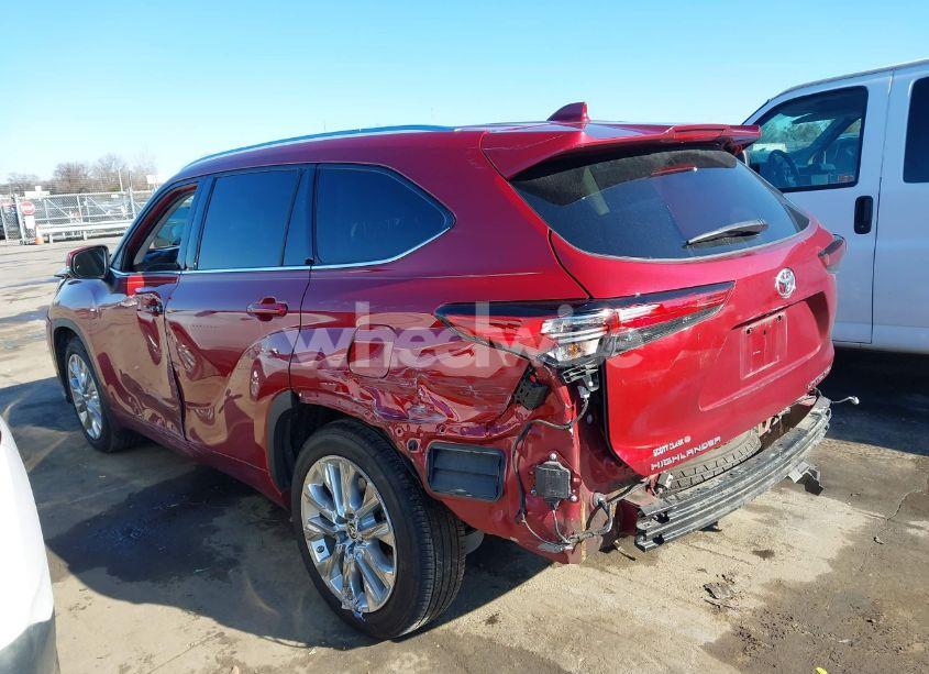 Photo 15 of 2022 Toyota Highlander LIMITED (VIN 5TDDZRBH3NS181159)