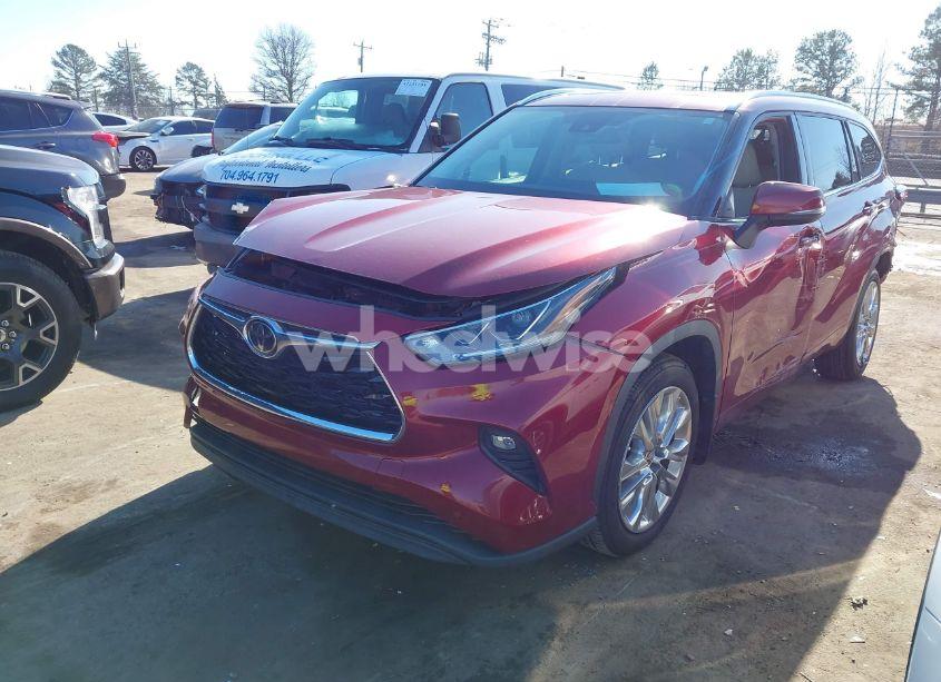 Photo 2 of 2022 Toyota Highlander LIMITED (VIN 5TDDZRBH3NS181159)