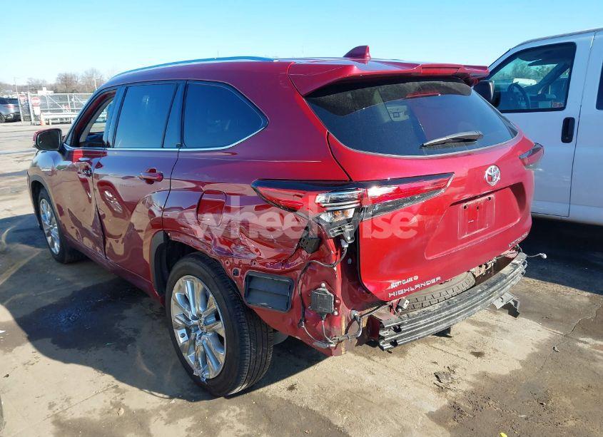 Photo 3 of 2022 Toyota Highlander LIMITED (VIN 5TDDZRBH3NS181159)