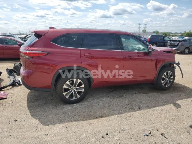 2022 TOYOTA HIGHLANDER XLE (VIN 5TDDZRBH3NS233907) main photo