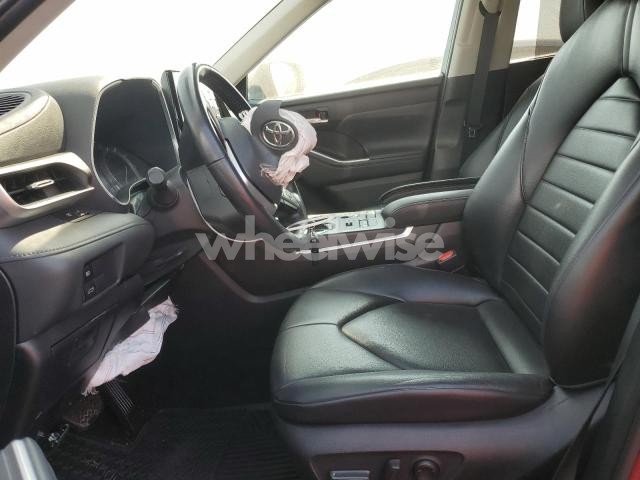 Photo 13 of 2022 TOYOTA HIGHLANDER XLE (VIN 5TDDZRBH3NS233907)