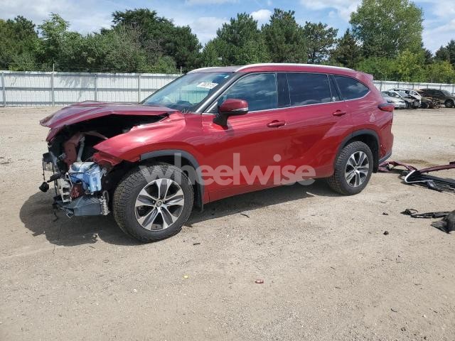 Photo 8 of 2022 TOYOTA HIGHLANDER XLE (VIN 5TDDZRBH3NS233907)