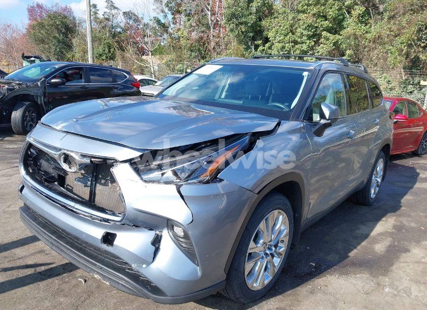 Photo 2 of 2022 Toyota Highlander LIMITED (VIN 5TDDZRBH3NS235771)