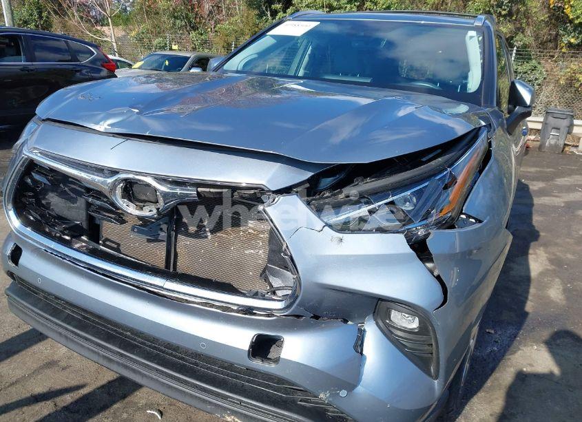 Photo 6 of 2022 Toyota Highlander LIMITED (VIN 5TDDZRBH3NS235771)