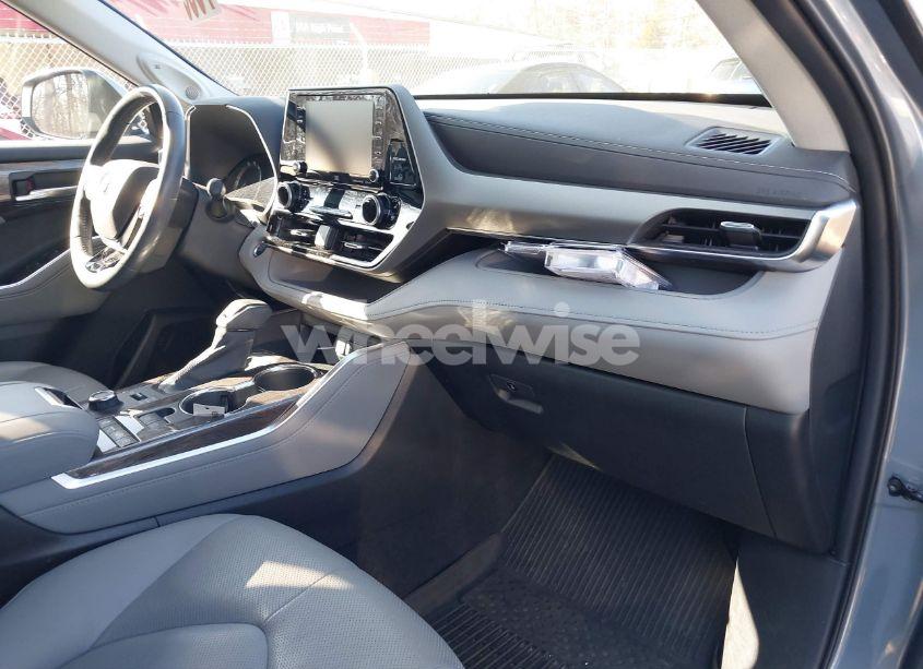 Photo 5 of 2020 Toyota Highlander LIMITED (VIN 5TDDZRBH4LS036662)