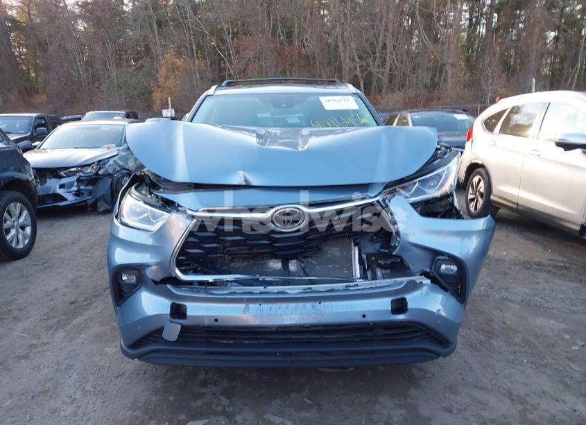 Photo 11 of 2022 Toyota Highlander LIMITED (VIN 5TDDZRBH4NS203847)