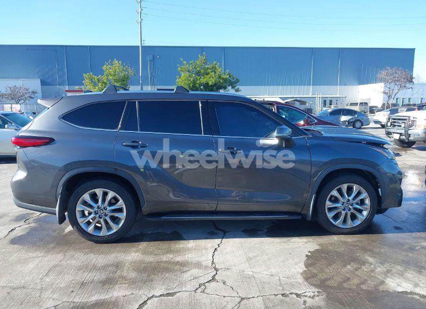 Photo 13 of 2020 Toyota Highlander LIMITED (VIN 5TDDZRBH6LS004148)