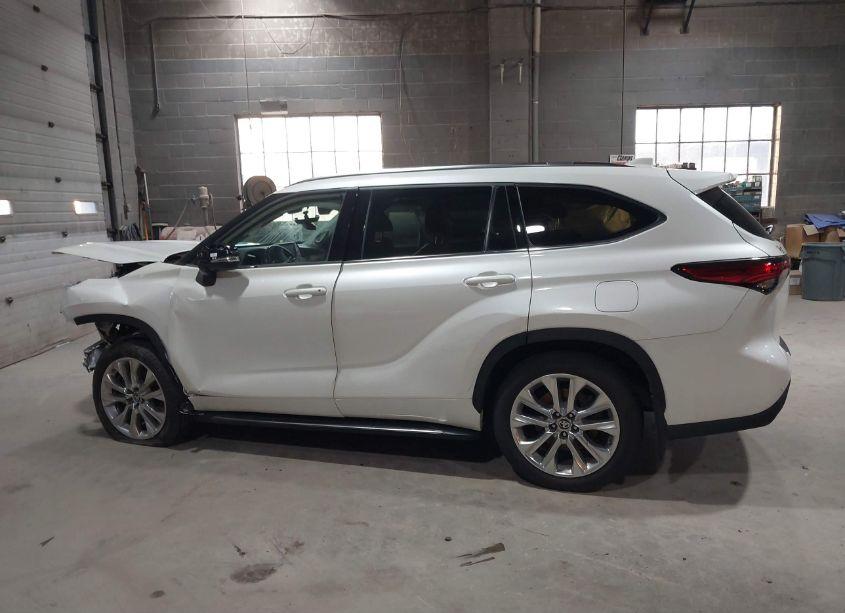 Photo 15 of 2020 Toyota Highlander LIMITED (VIN 5TDDZRBH6LS034959)