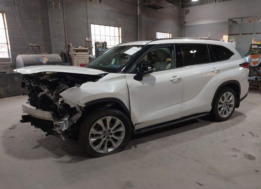 Photo 2 of 2020 Toyota Highlander LIMITED (VIN 5TDDZRBH6LS034959)