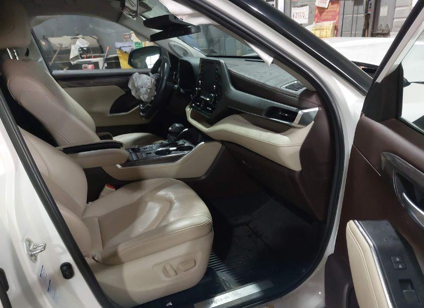 Photo 5 of 2020 Toyota Highlander LIMITED (VIN 5TDDZRBH6LS034959)