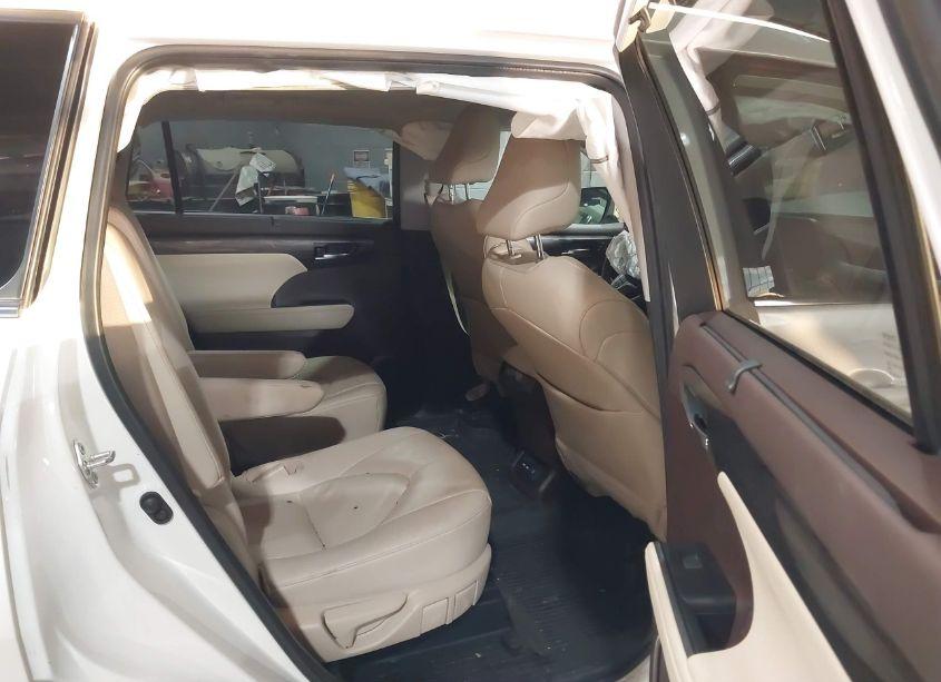Photo 8 of 2020 Toyota Highlander LIMITED (VIN 5TDDZRBH6LS034959)