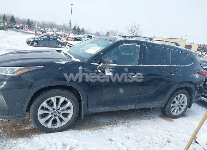 Photo 14 of 2020 Toyota Highlander LIMITED (VIN 5TDDZRBH7LS015210)