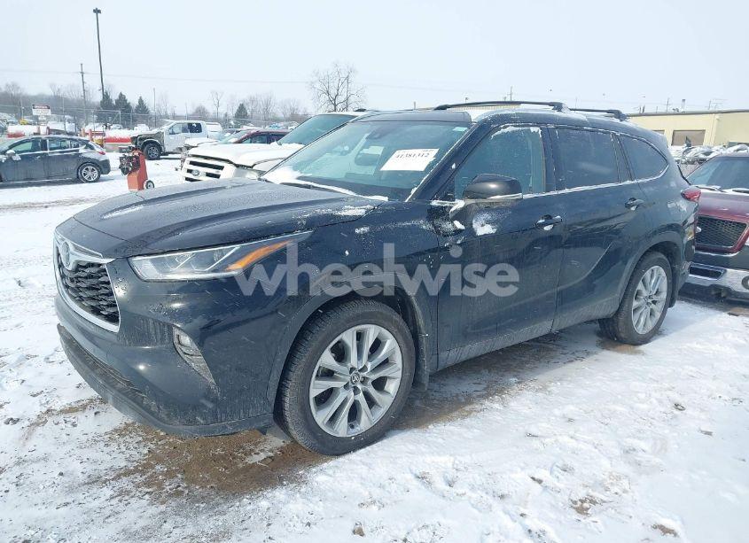 Photo 2 of 2020 Toyota Highlander LIMITED (VIN 5TDDZRBH7LS015210)