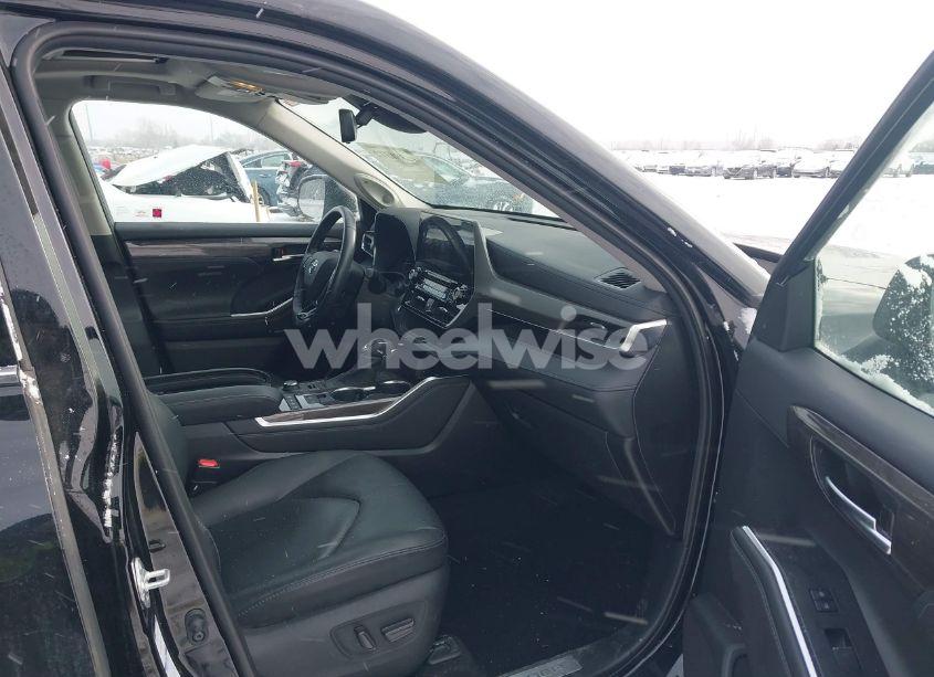 Photo 5 of 2020 Toyota Highlander LIMITED (VIN 5TDDZRBH7LS015210)