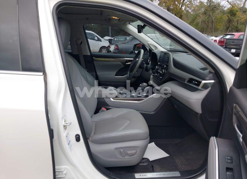 Photo 5 of 2020 Toyota Highlander LIMITED (VIN 5TDDZRBH8LS045526)