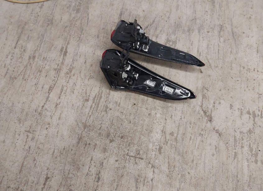 Photo 12 of 2021 Toyota Highlander LIMITED (VIN 5TDDZRBH8MS113499)