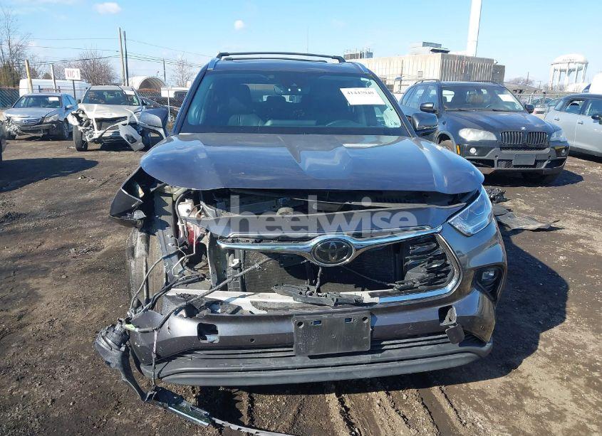 Photo 12 of 2021 Toyota Highlander LIMITED (VIN 5TDDZRBH8MS530265)