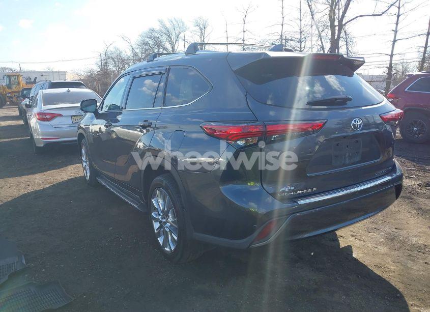 Photo 3 of 2021 Toyota Highlander LIMITED (VIN 5TDDZRBH8MS530265)