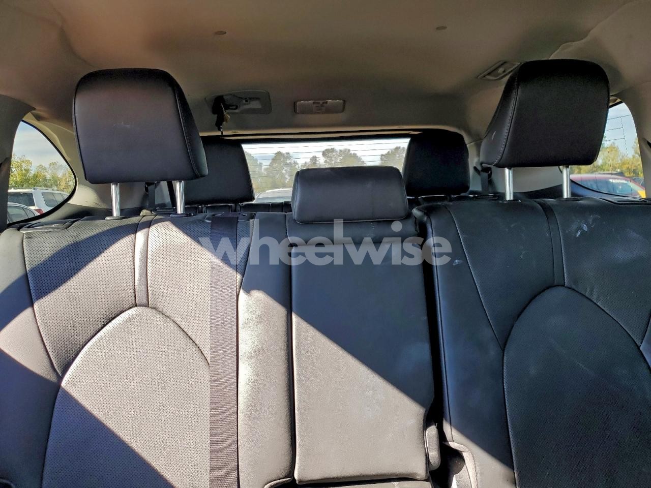 Photo 10 of 2020 TOYOTA HIGHLANDER LIMITED (VIN 5TDDZRBHXLS045902)