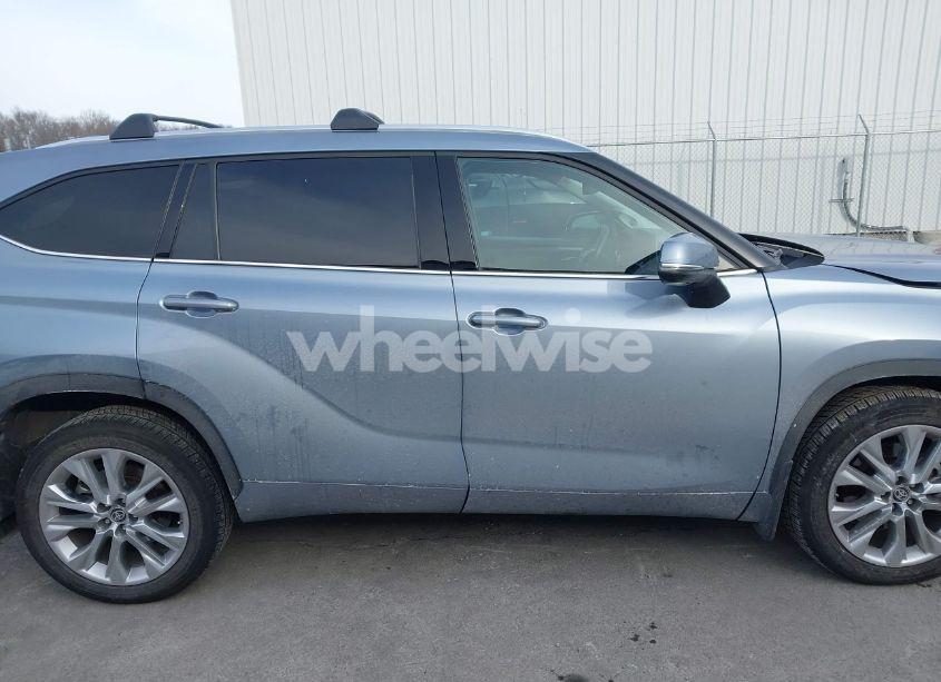 Photo 14 of 2021 Toyota Highlander LIMITED (VIN 5TDDZRBHXMS110992)
