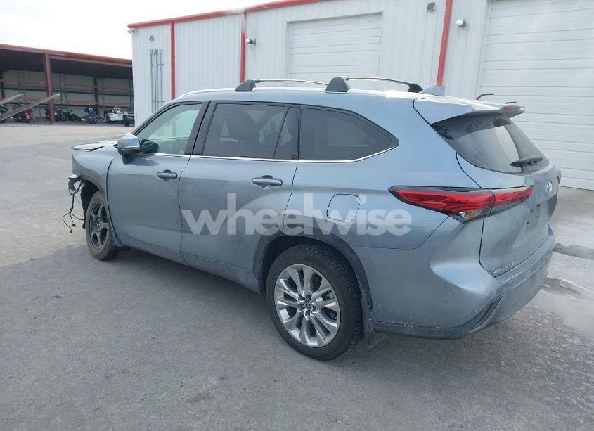 Photo 3 of 2021 Toyota Highlander LIMITED (VIN 5TDDZRBHXMS110992)