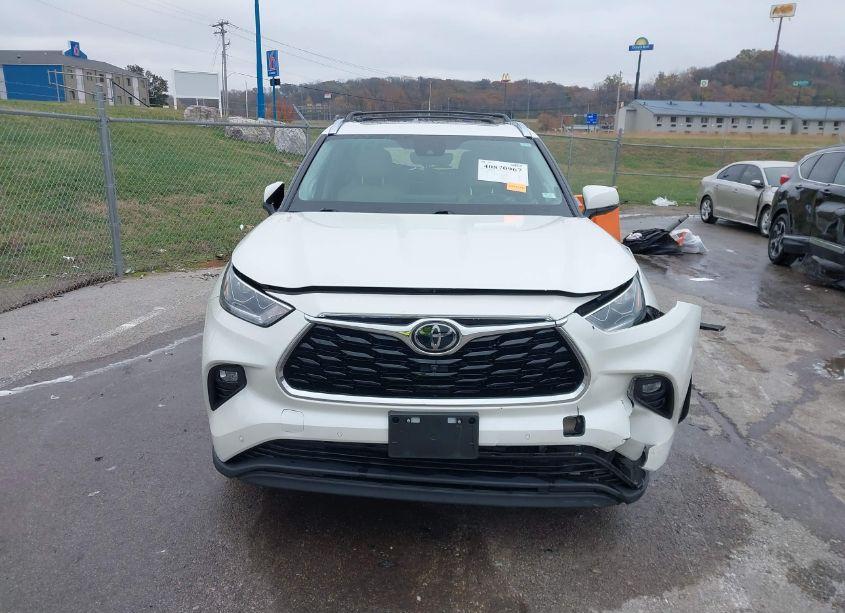 Photo 12 of 2021 Toyota Highlander LIMITED (VIN 5TDDZRBHXMS530798)